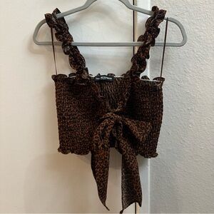 SHOP NEIGHBOR Leopard Print Ruffle Crop Top